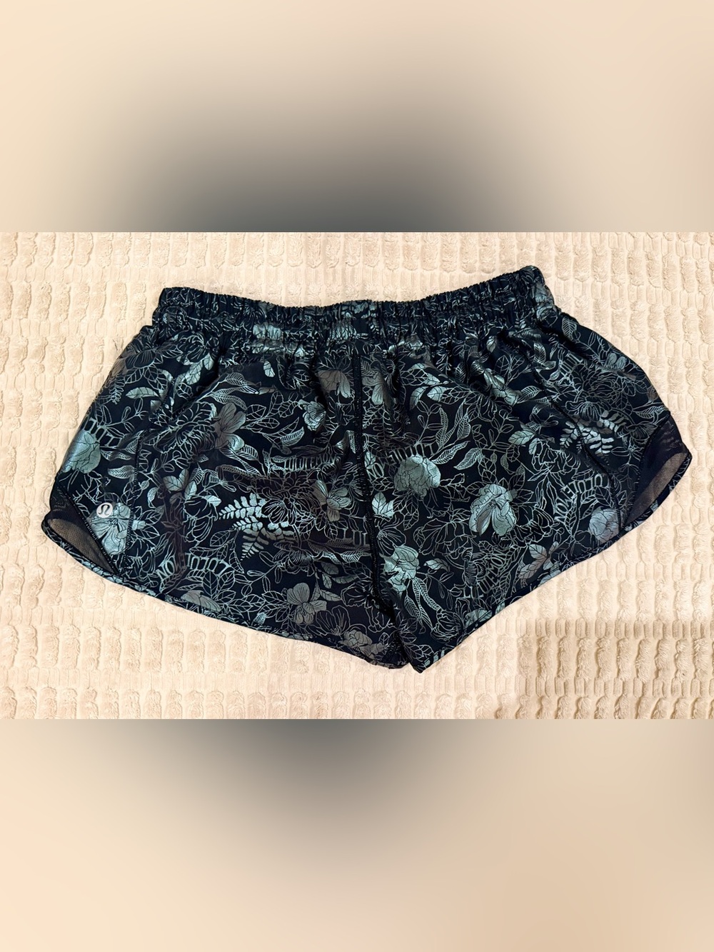 lululemon athletica Black Top with Reflective Silver Logo Button 2.5 inch